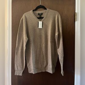 Men’s cashmere v-neck sweater
